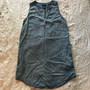 Sleeveless denim dress